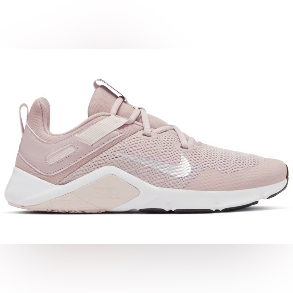 Brand New Size 8 Nike Legend Essential Shoe